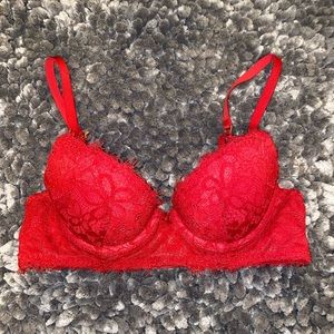 NWOT AERIE DAY TO PLAY PUSH-UP BRA